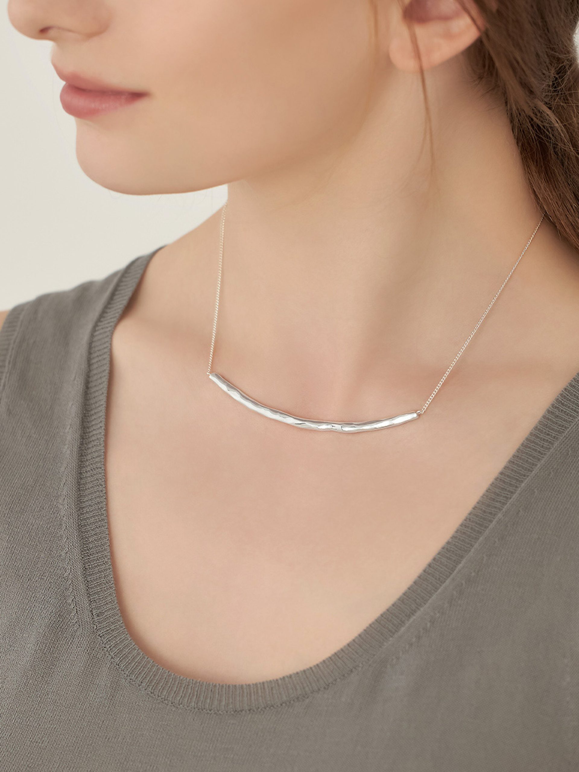 KAKERA Silver Bar Necklace - Image 3