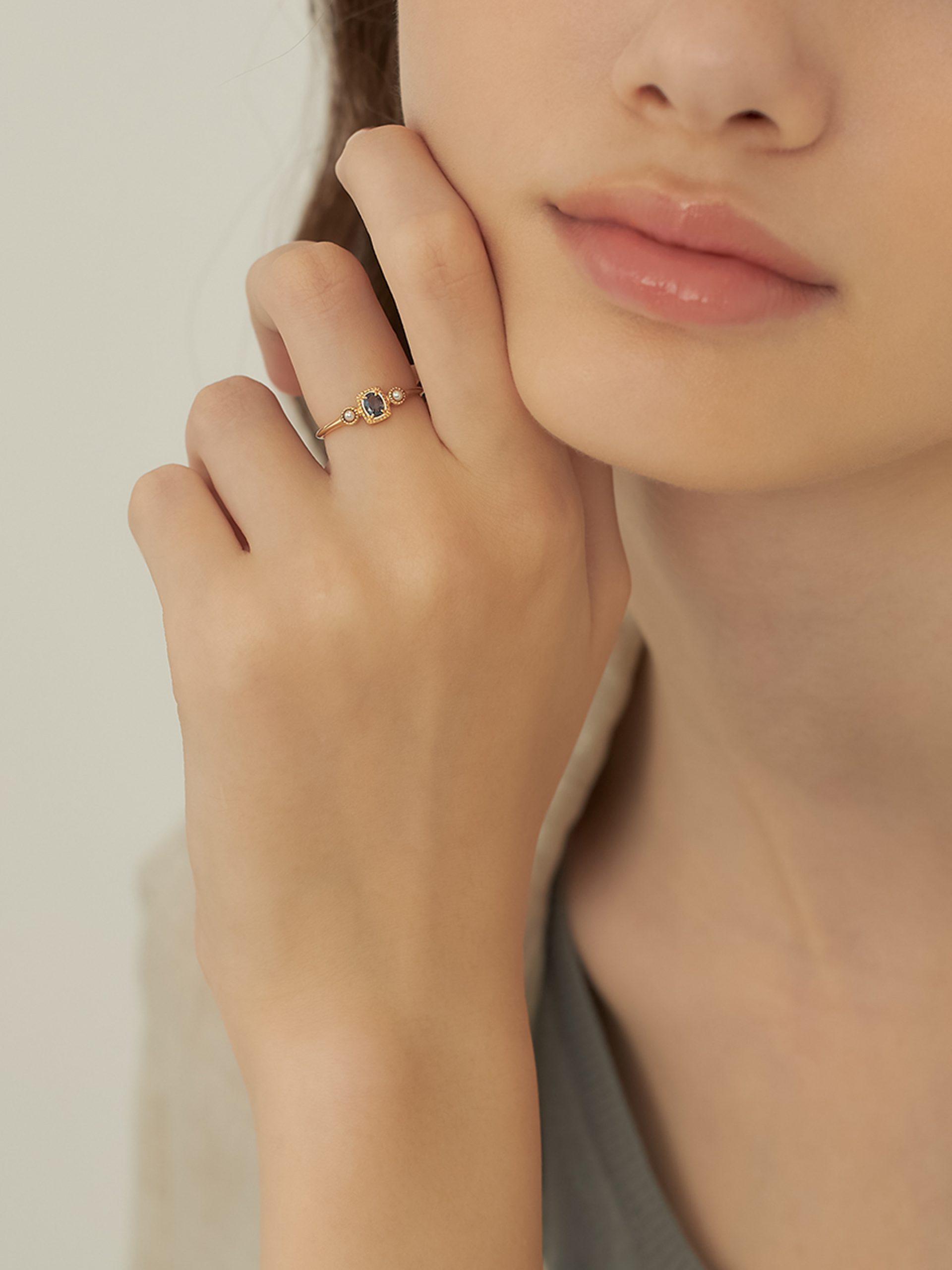 KAKERA Gold Garnet Ring - Image 3