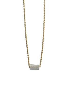 Delicate 18K gold-plated sterling silver necklace, 40 cm length, adjustable to 38 cm and 36 cm, with a 1.2 cm clear quartz charm; handcrafted from recycled materials, symbolizing clarity, renewal, and transformation.